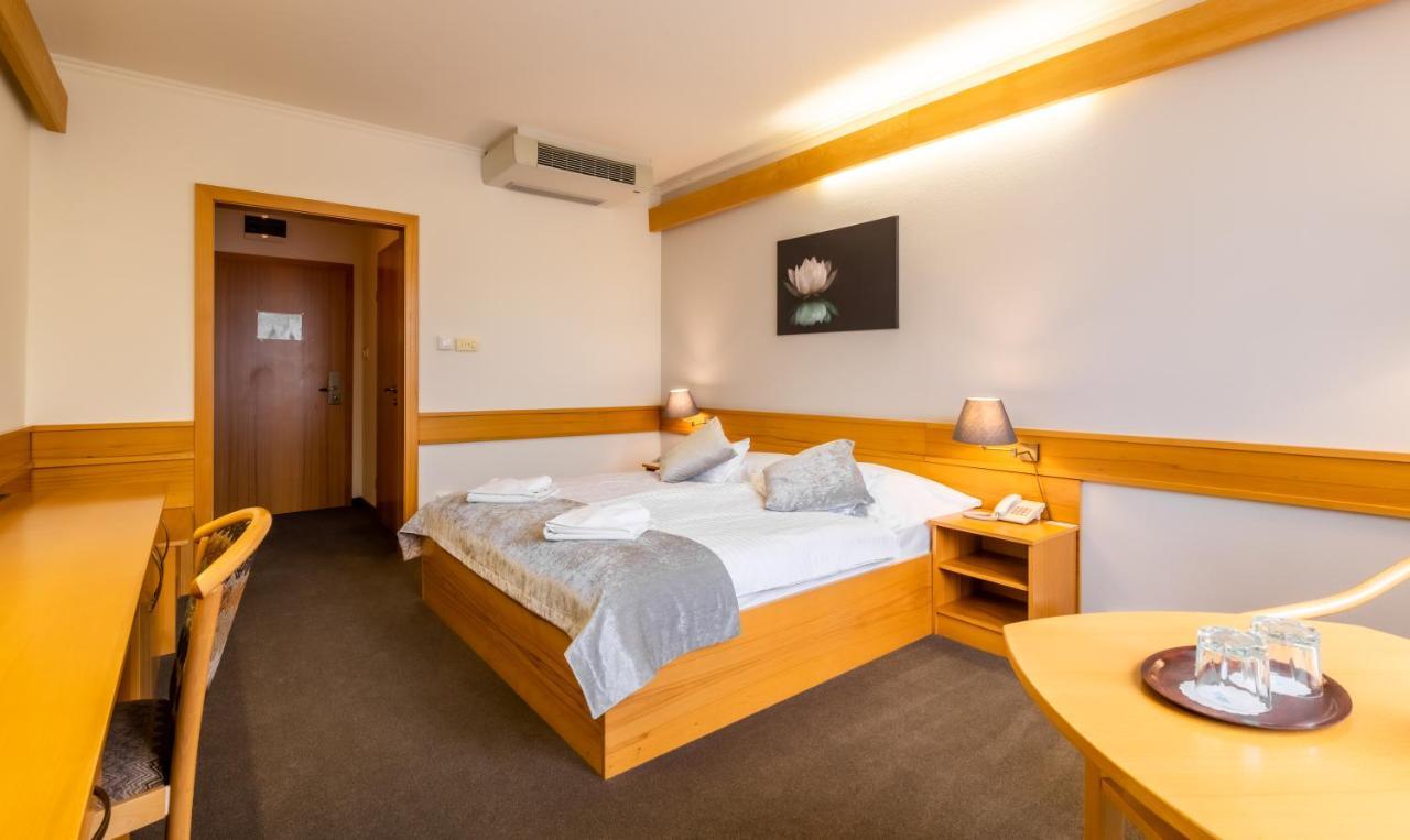 Aqua Hotel Termal Mosonmagyarovar Ngoại thất bức ảnh