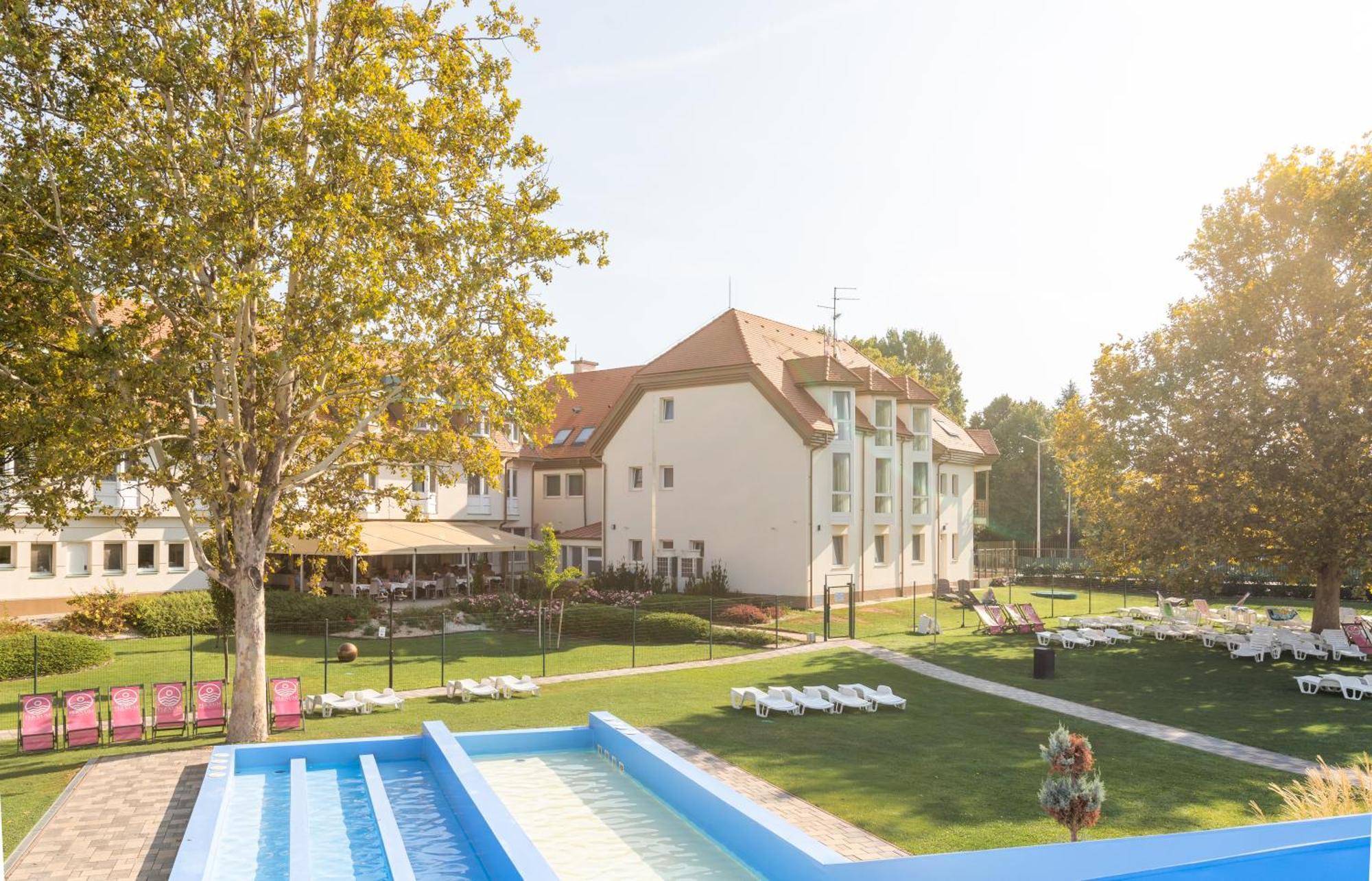Aqua Hotel Termal Mosonmagyarovar Ngoại thất bức ảnh