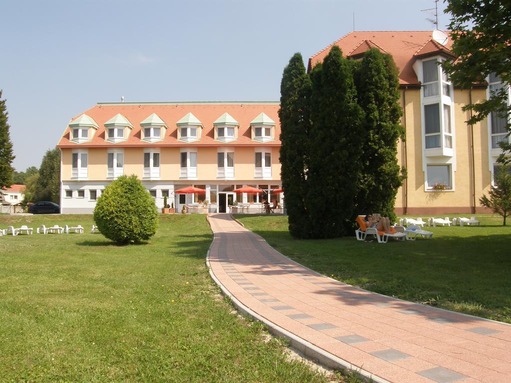 Aqua Hotel Termal Mosonmagyarovar Ngoại thất bức ảnh
